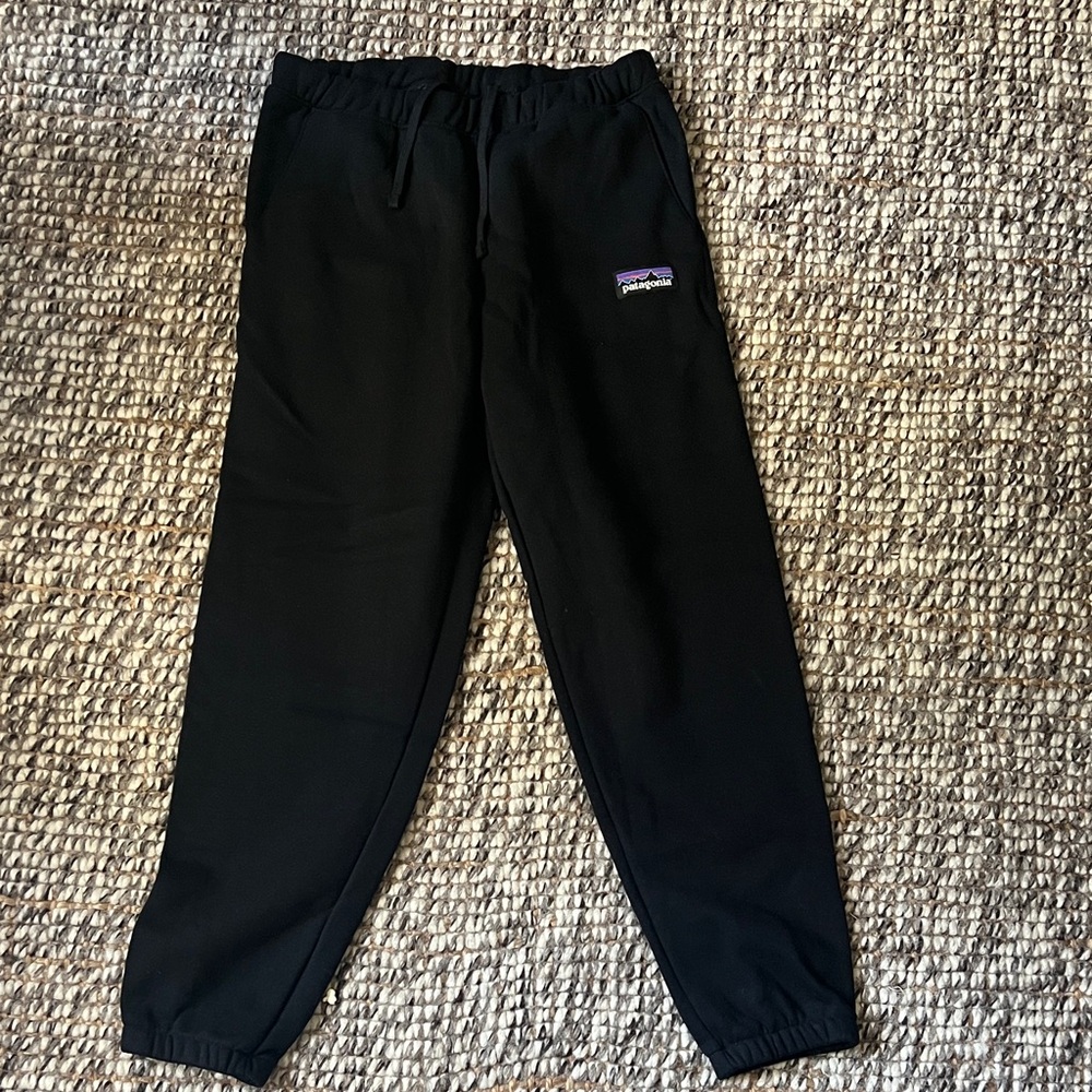 Patagonia men’s Black Sweatpants